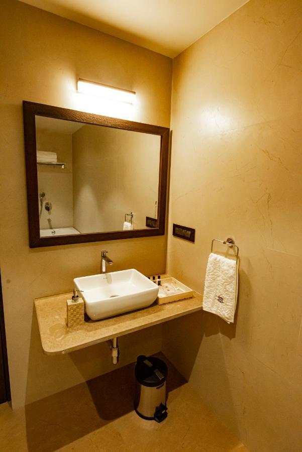 The Royal Palace Hotel 400703 Navi Mumbai Eksteriør bilde