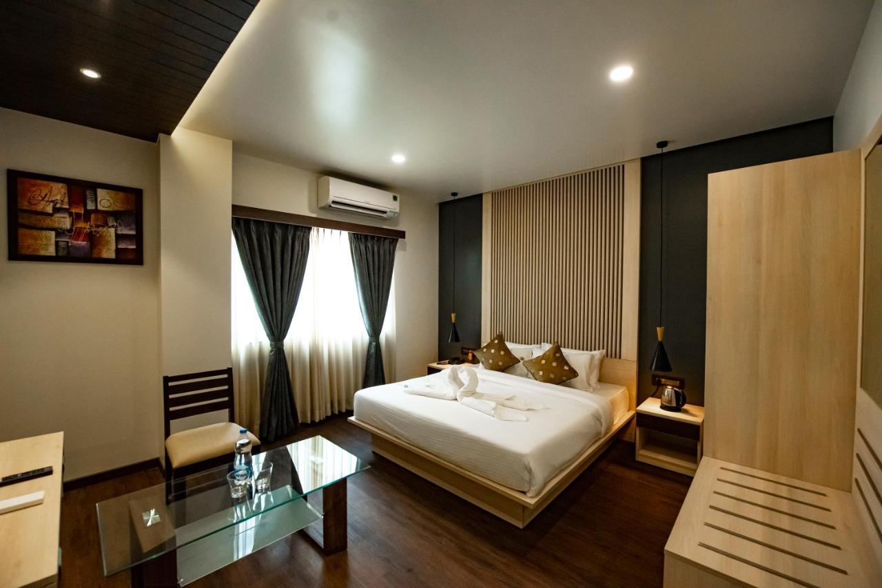 The Royal Palace Hotel 400703 Navi Mumbai Eksteriør bilde