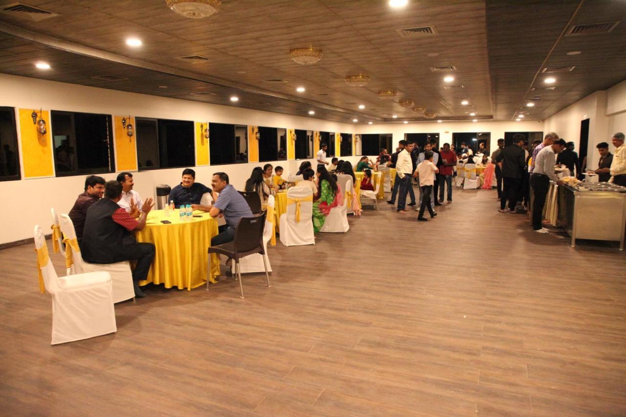 The Royal Palace Hotel 400703 Navi Mumbai Eksteriør bilde