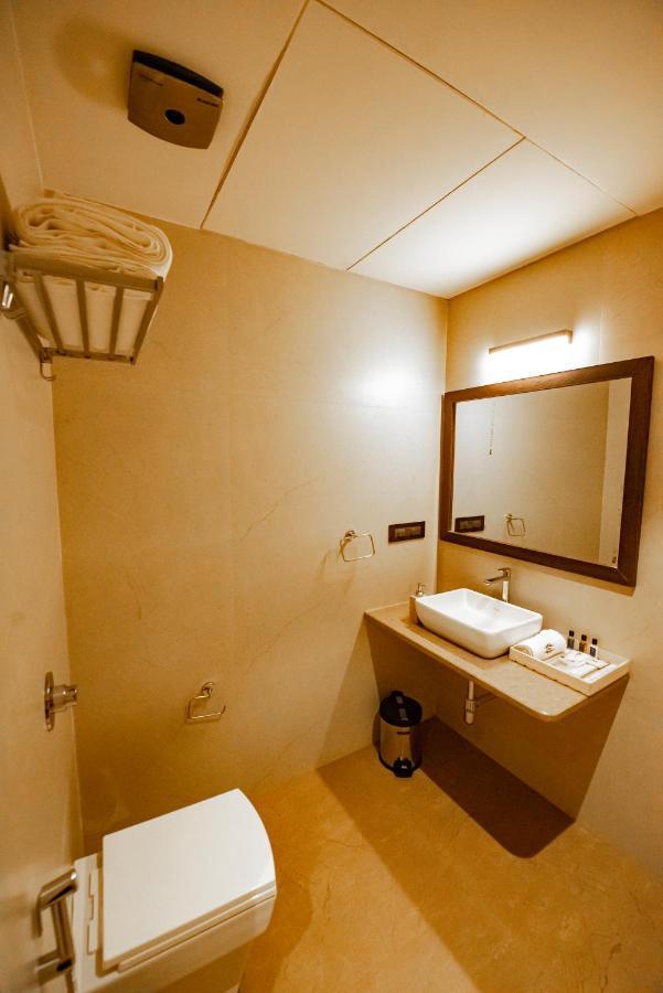 The Royal Palace Hotel 400703 Navi Mumbai Eksteriør bilde